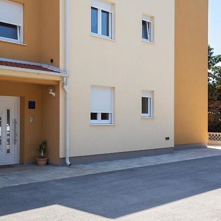 מדולין Apartment J&E מראה חיצוני תמונה