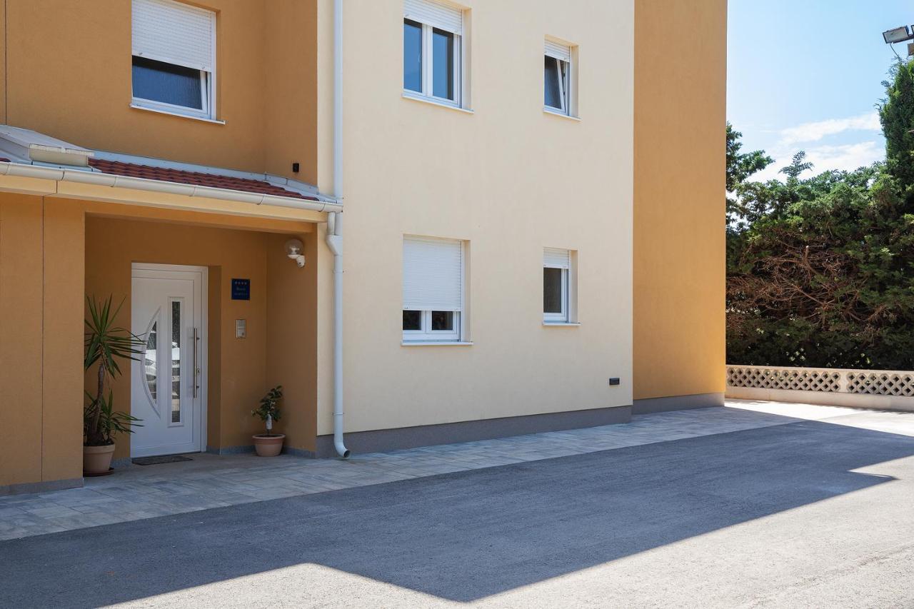 מדולין Apartment J&E מראה חיצוני תמונה