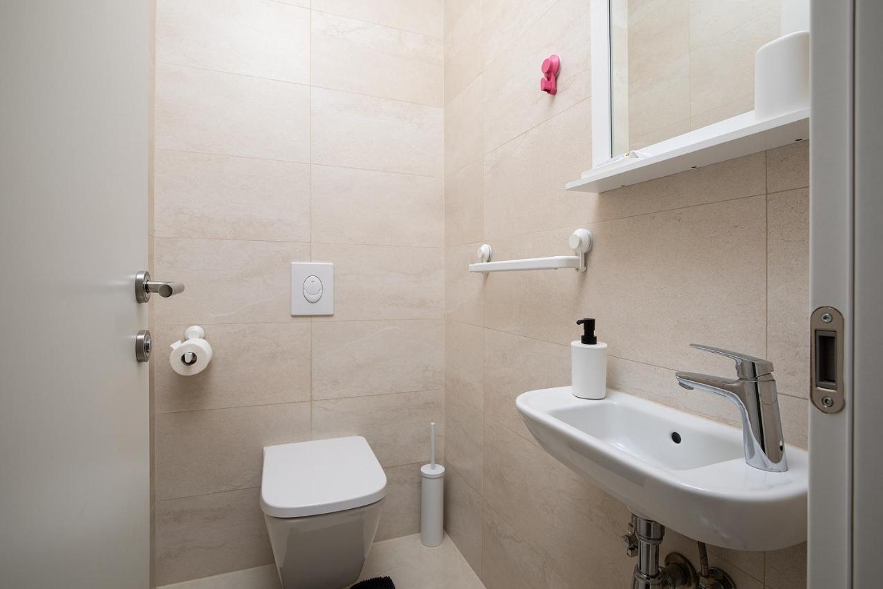 מדולין Apartment J&E מראה חיצוני תמונה