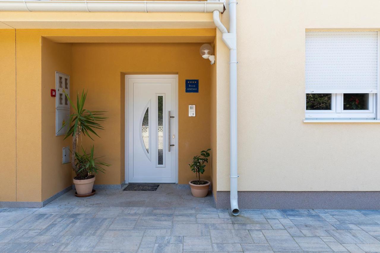 מדולין Apartment J&E מראה חיצוני תמונה